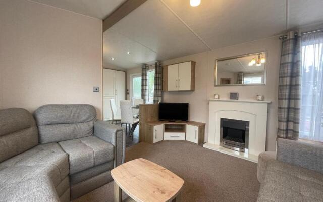 Two Bedroom Caravan at Lilliarsedge