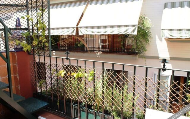 Traveler's Inn Seville
