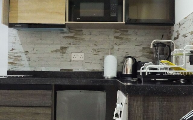 Adeloo Suites