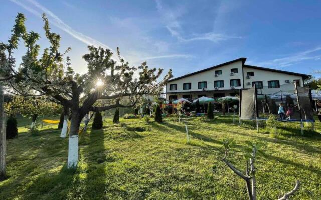 Family hotel Borovitsa