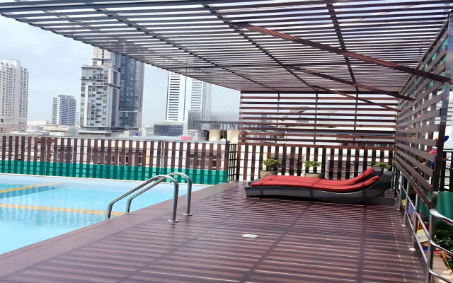 Top High Airport Link Hotel
