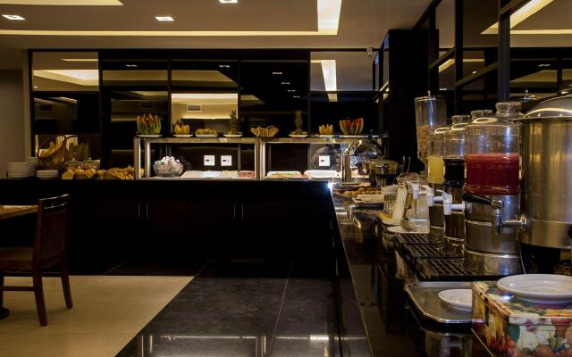 Américas Granada Hotel