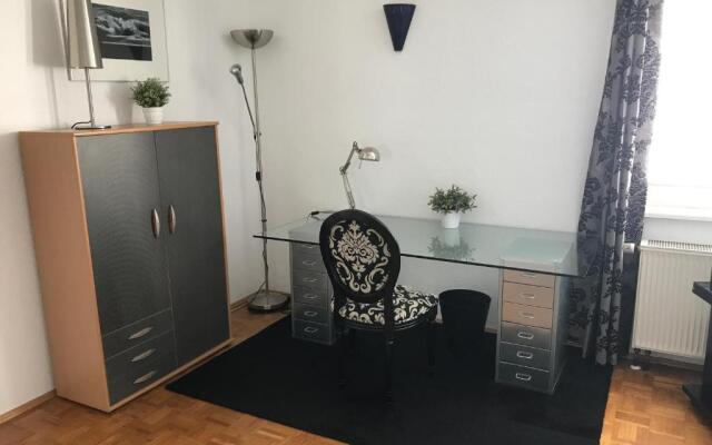 Apartmenthaus Zentrum Komfort Apartments mit Miniküchen verschiedener Größen