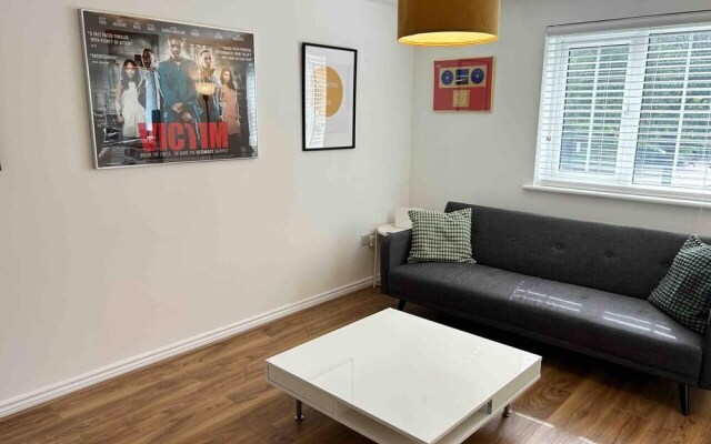 1-bed Apartment in Greater London Next to Station