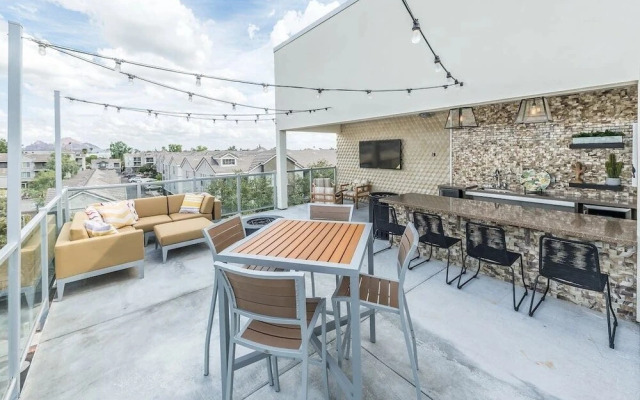 TWO Modern CozySuites with Pool 15 & 19