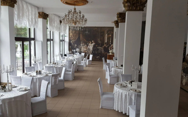 Coroana Moldovei Hotel