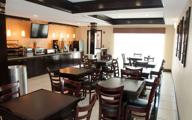 Best Western Plus Addison/Dallas Hotel