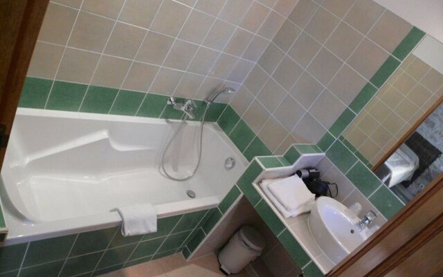 Entre Vigne et Garrigue