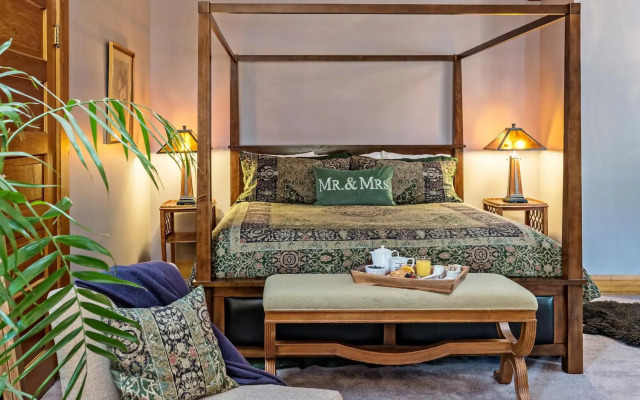 McCloud Hotel