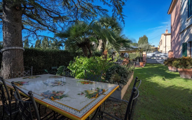 Ely Apartment In Villa Wifi Pisa