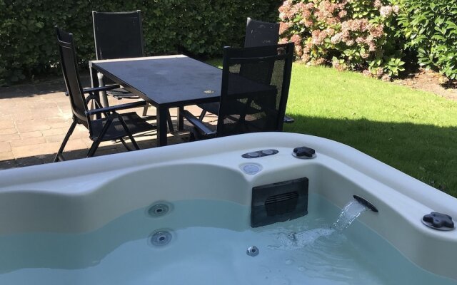 Luxury Holiday Home with Hot Tub at Dutch Coast