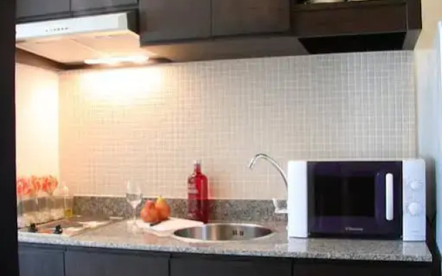 Two Villas Holiday Phuket: Two Villas Suite Serviced Apartment Nai Harn Beach