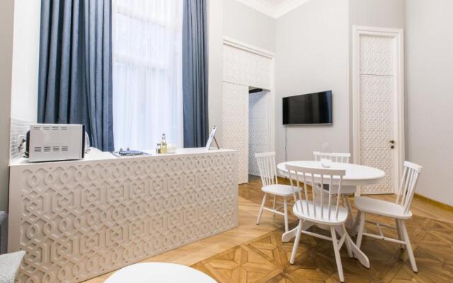 KuXoS Apartment On Machabeli Street