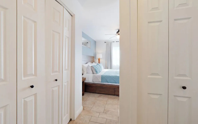 Kailua Village 307