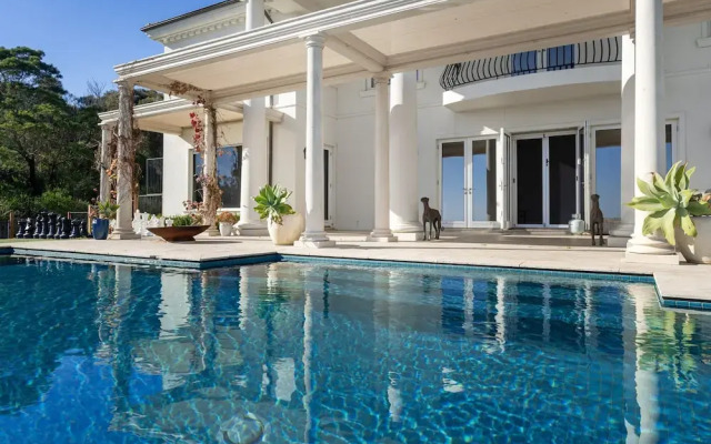 The Bay Crest Manor Views Pool Beach