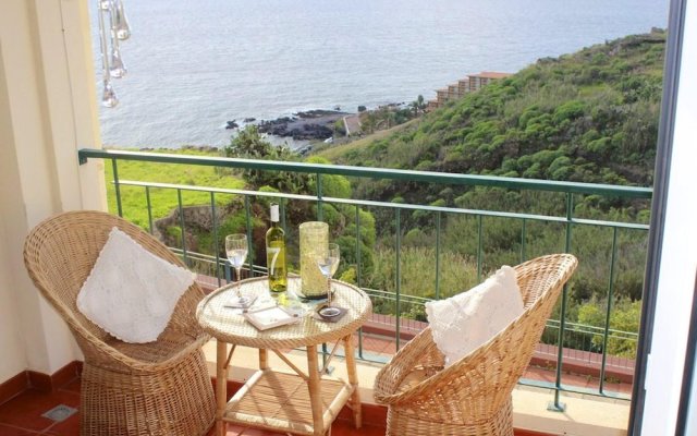 Apartment With 2 Bedrooms in Caniço, With Wonderful sea View, Furnishe