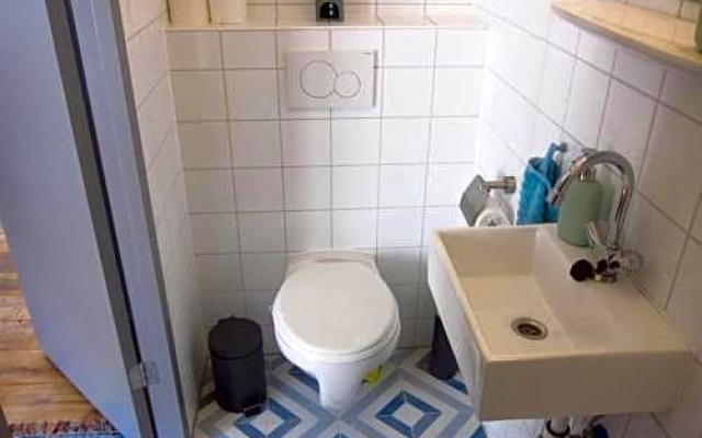 Private studio room in De Pijp