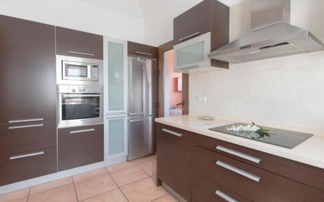 Villa Bella Lucia 1. Piscina Climatizada, WiFi, BBQ.