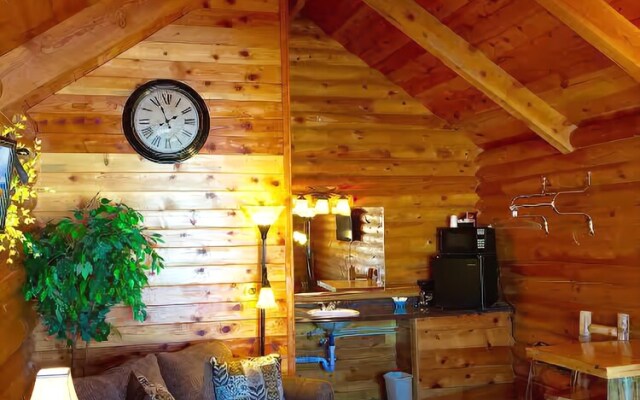 Bryce Canyon Log Cabins