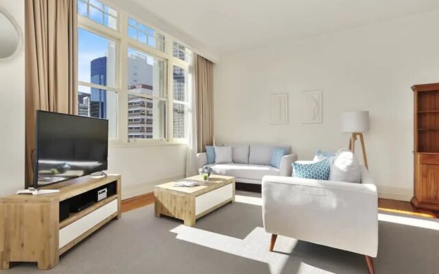 Beautiful And Spacious One Bedroom In Cbd!