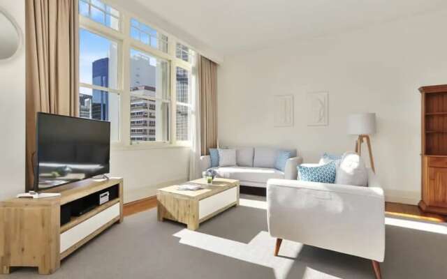 Beautiful And Spacious One Bedroom In Cbd!