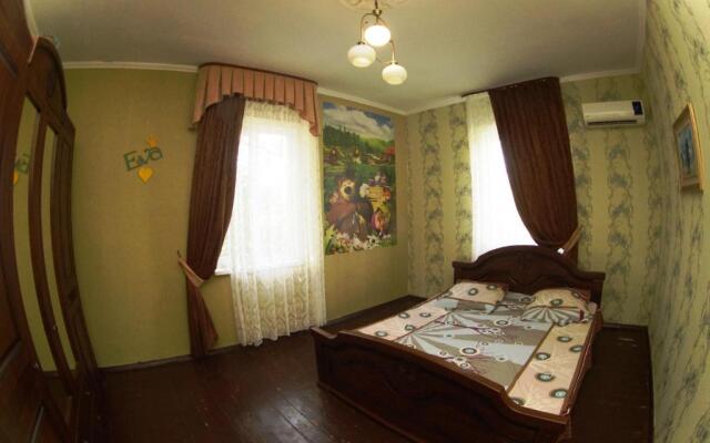 Guest house on Shaumyana