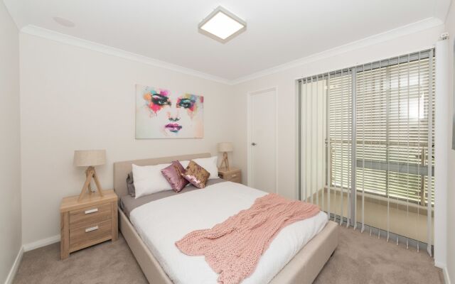 Lakeview Apartment Suite 18