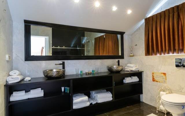 Alma Suites