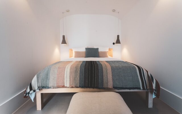 Azenhas do Mar West Coast Design & Surf