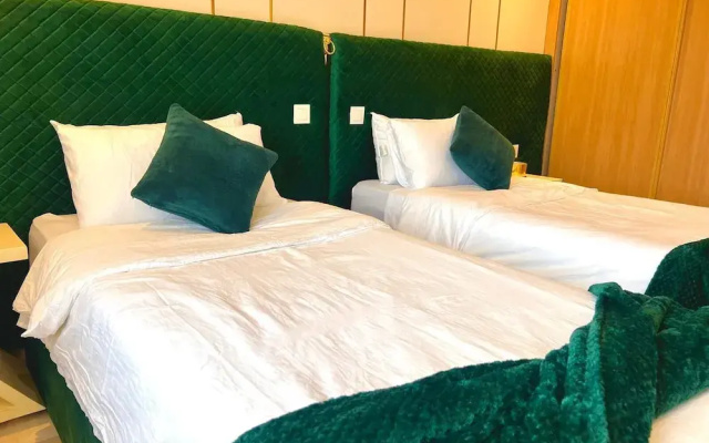 3 bedrooms apartment in secure Résidence