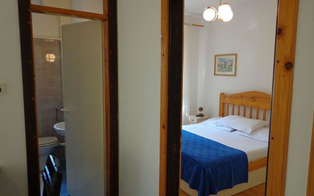 Apartment Brane - 150m from sea: A1 Bol, Island Brac