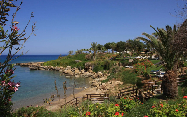 Crystal Springs Beach Hotel