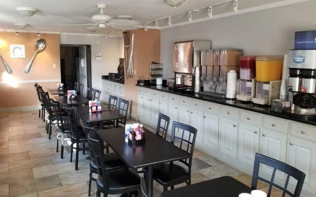 Family Garden Inn & Suites