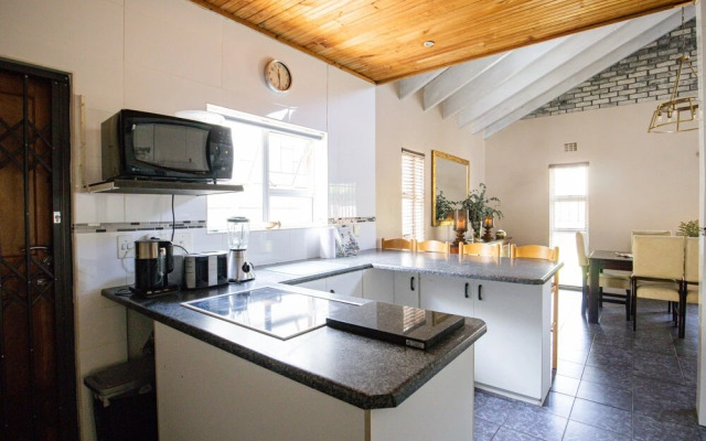 Fairview Crescent 03 by CTHA