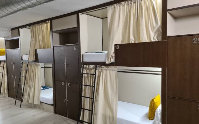 M-A Rooms Mate