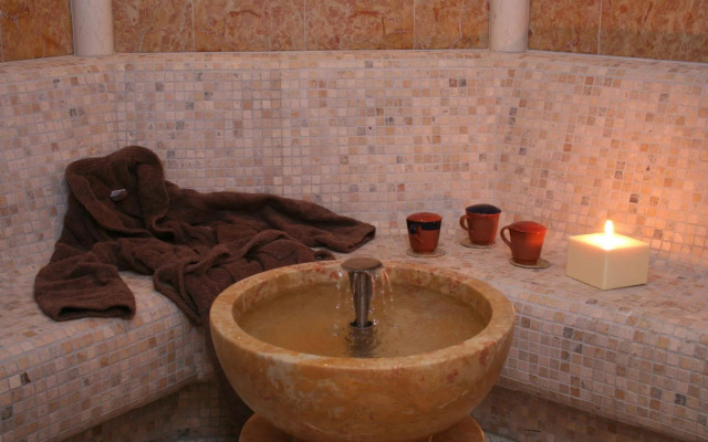 Paradise Hotel & Wellness