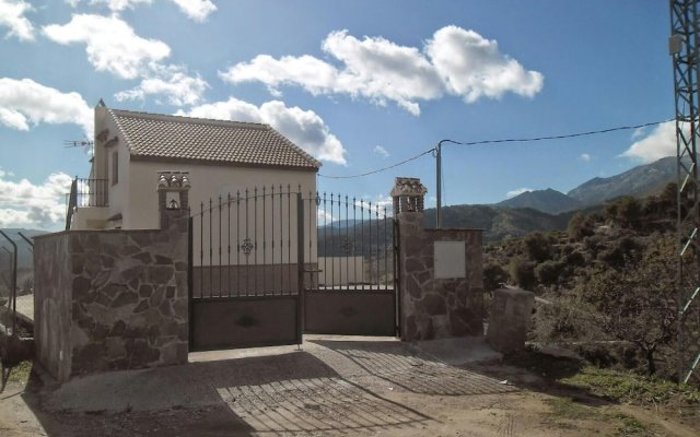 Villa With 2 Bedrooms in Yunquera, With Wonderful Mountain View, Priva