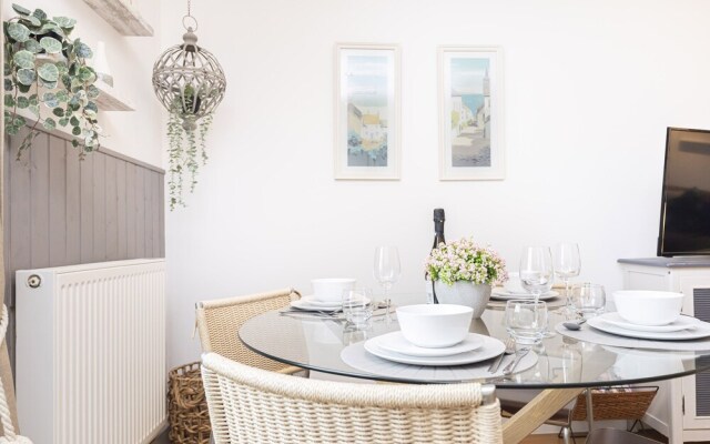 Stunning 1-bed Apartment Overlooking Swanage Bay
