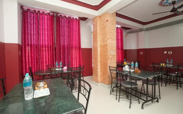 OYO 712 Hotel Radison One And Lodge