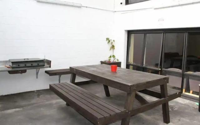 Silverfern Backpackers