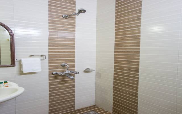 OYO 12078 Hotel Suncity