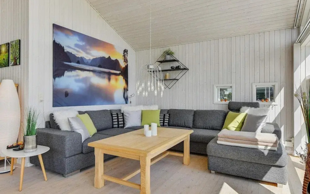 Spacious Retreat With Fjord View - By Traum Ferienwohnungen