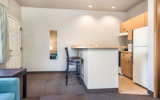 Quality Inn & Suites Bainbridge Island