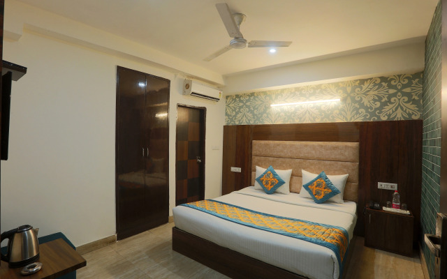 OYO 12171 Hotel Sky View