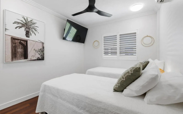 Stunning Costal 3 Bedroom Apartment In Cairns Cbd
