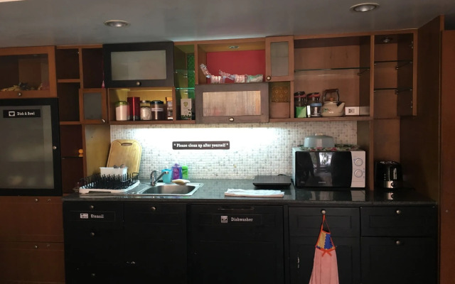 Hub53 Coworking & Coliving Space