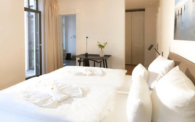 Waterview Cloud - a16737