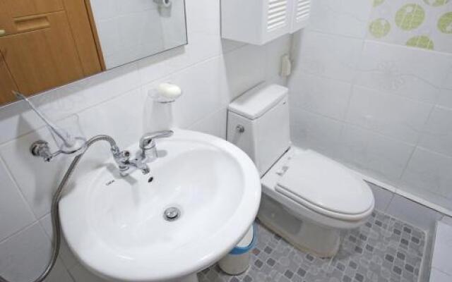 Gyo-dong Oegasjip Hanok