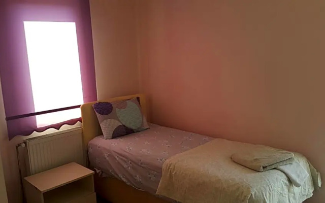 Private Rooms and Flats Apartments