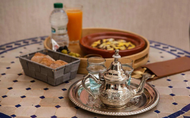 Riad Douirtna